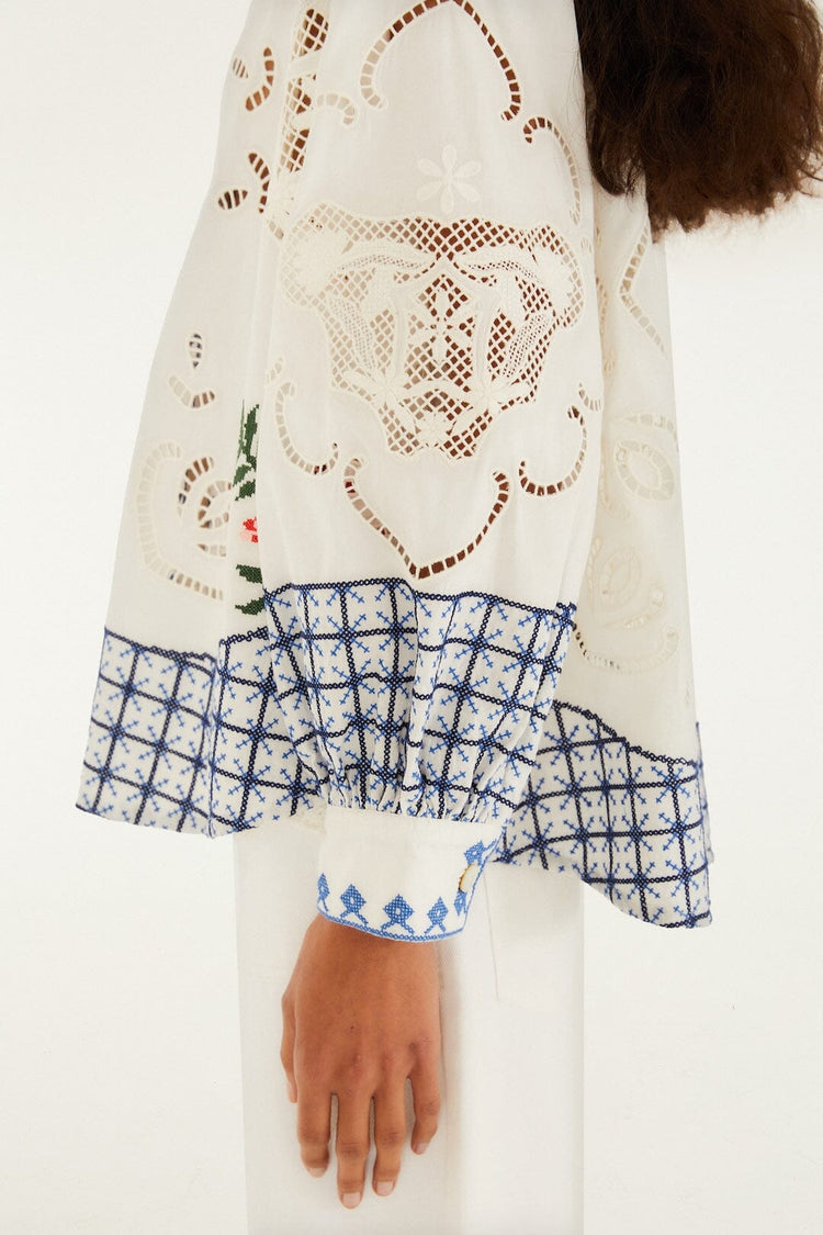 Richilieu Flower Embroidery Top