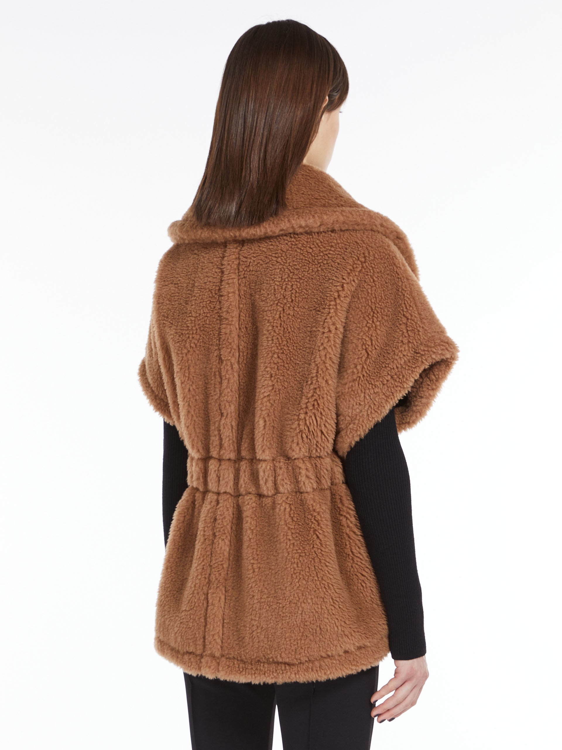 Newabavo Cape