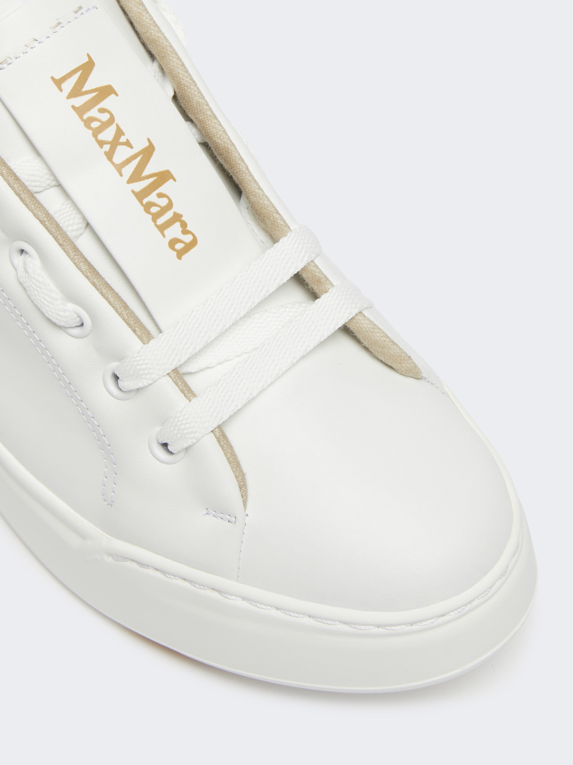MaxIV Sneakers