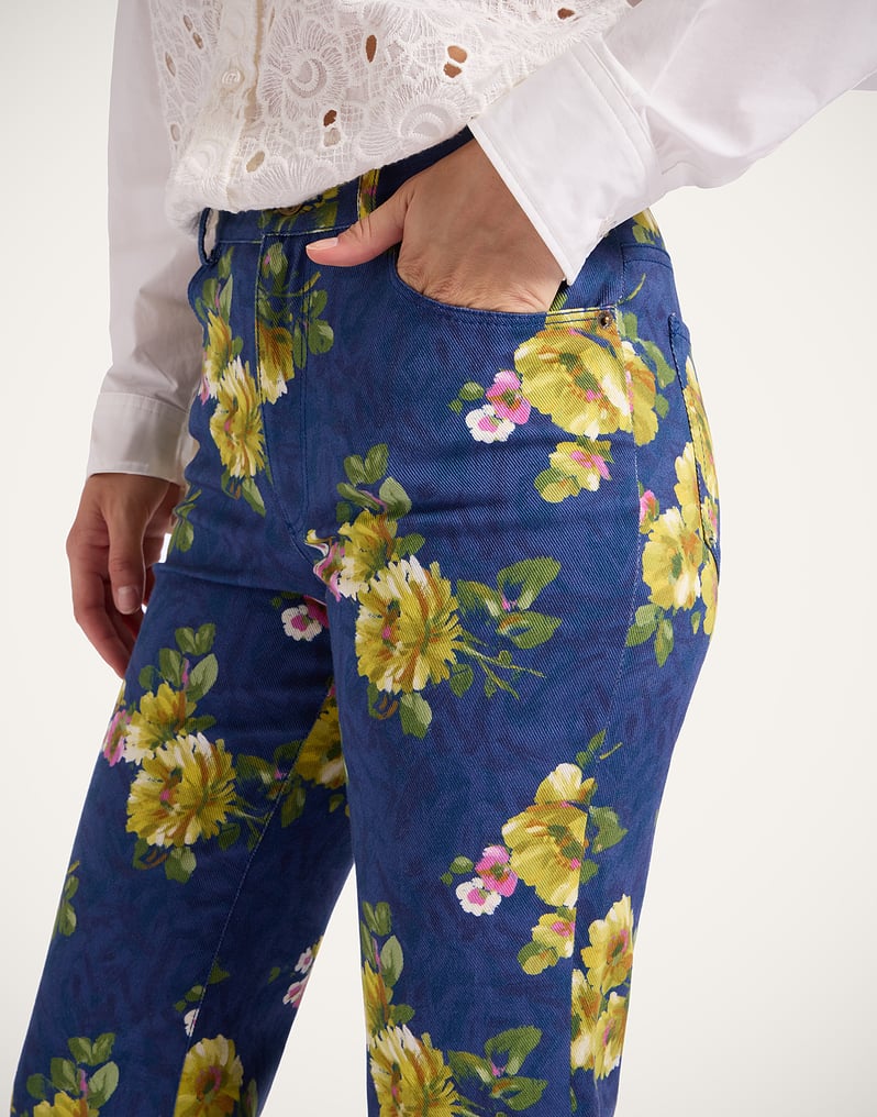 The Cropped Flare Jean