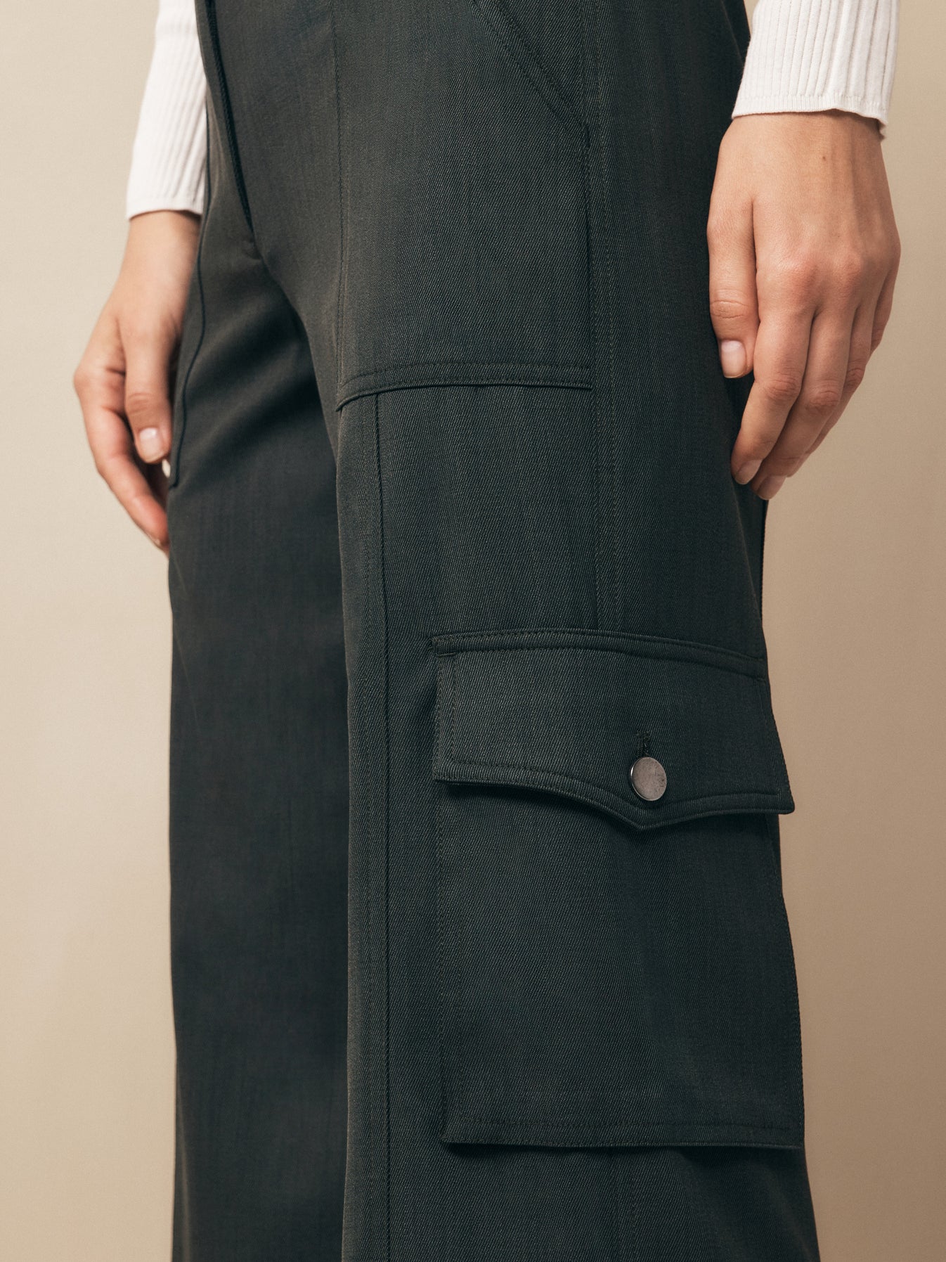 Coop W/ Cargo Pocket