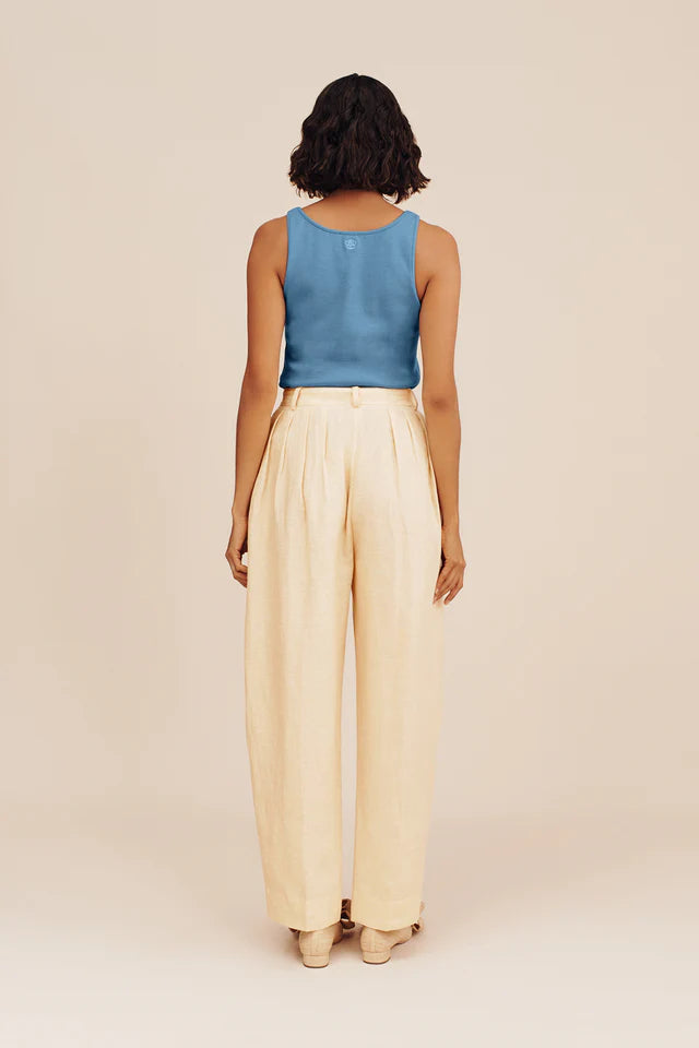Axel Scoop Singlet Top