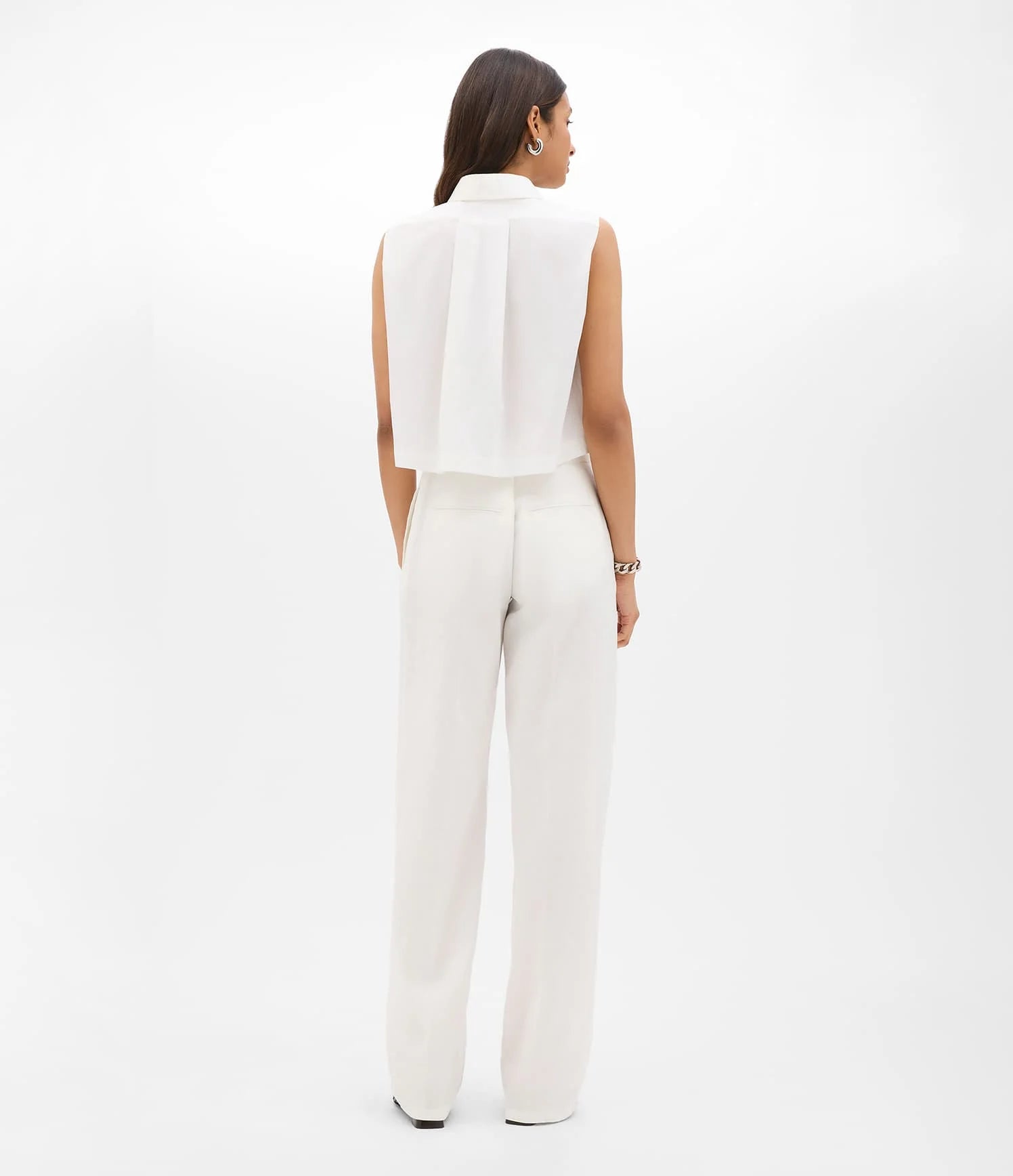 Cropped Sleeveless Shirt