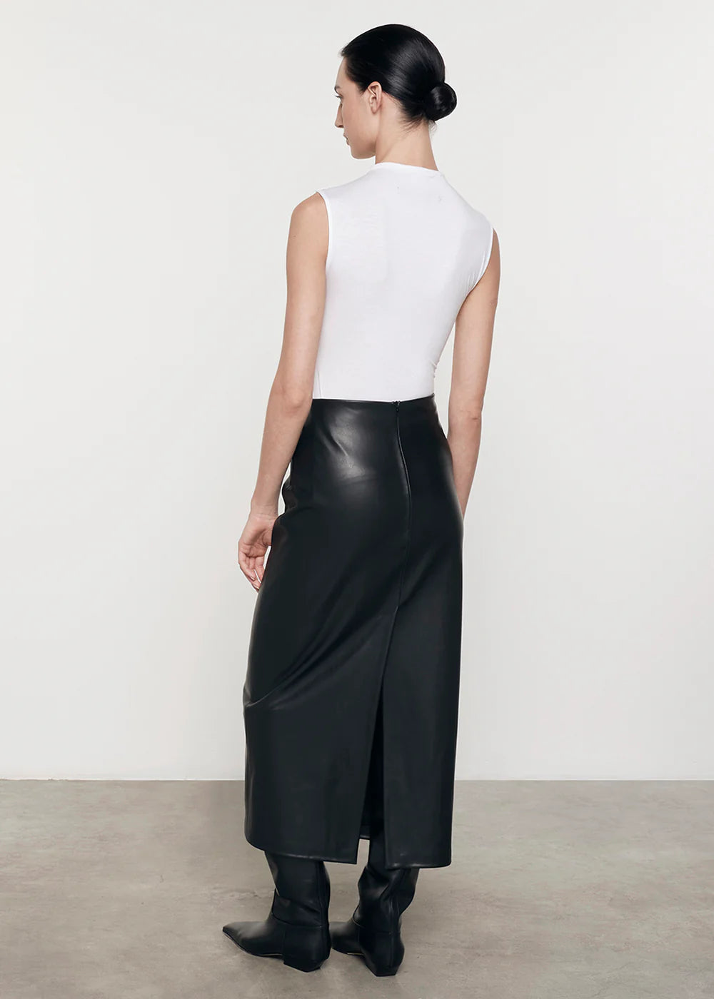 Sleeveless Twist Top