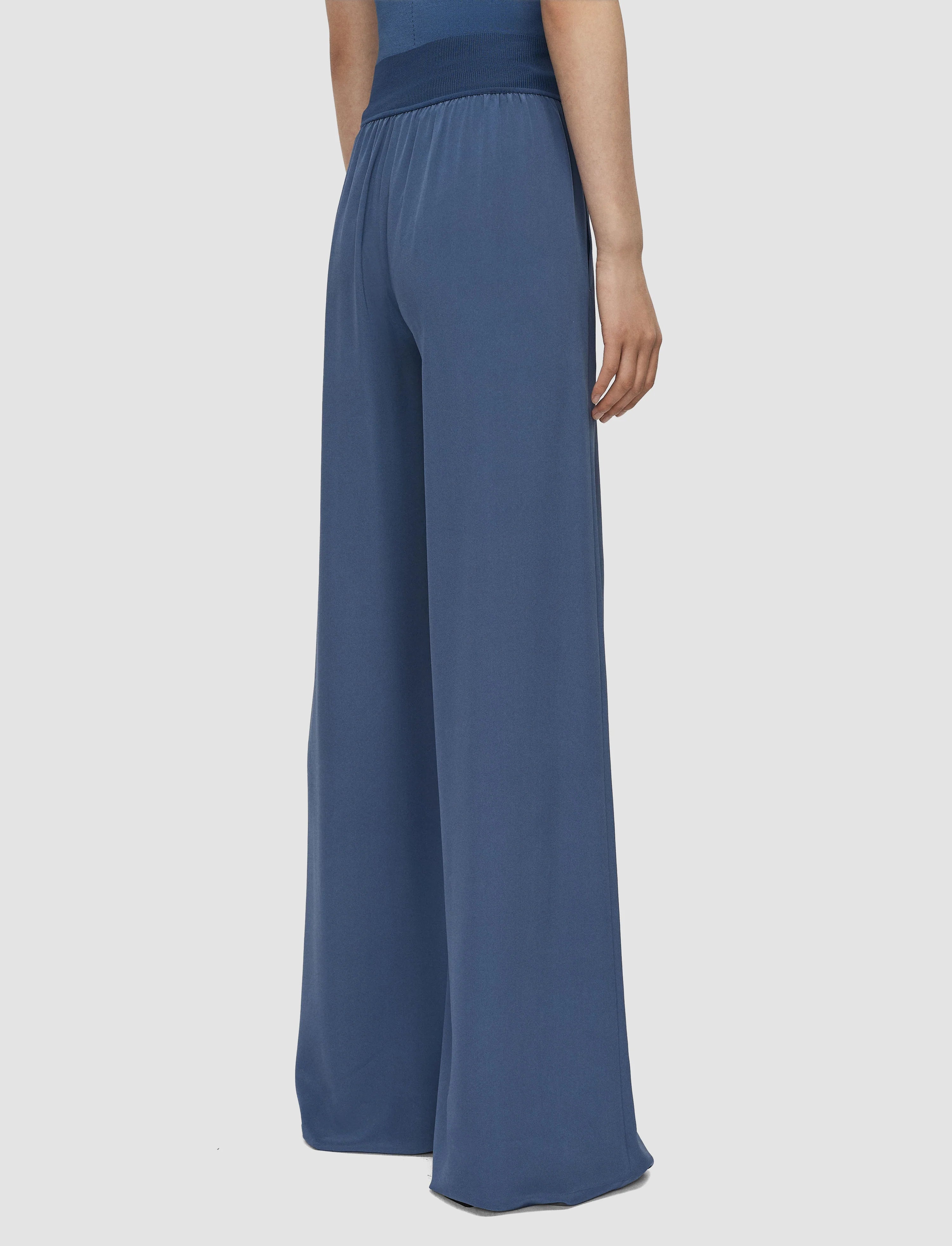 Rihani Pant